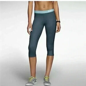 Nike Pro leggings size small womens